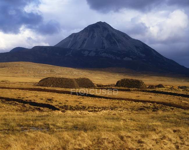 Вид на Errigal гору — стокове фото