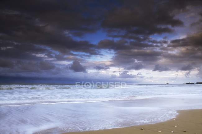 White Park bay with waves — Stock Photo