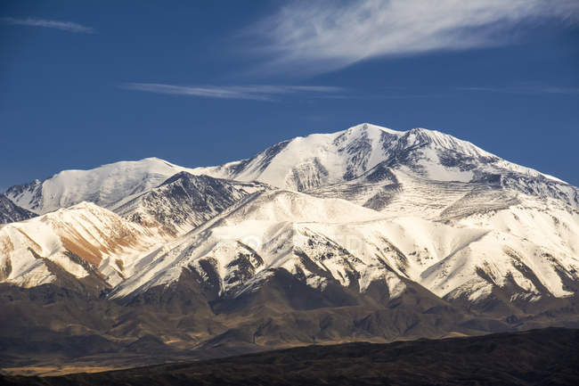 Nahaufnahme eines Abschnitts der schneebedeckten Anden; Tupungato, Mendoza, Argentinien — Stockfoto