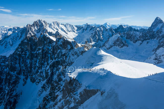 Ruta hacia el Vallee Blanche, esquí fuera de pista; Chamonix, Francia - foto de stock