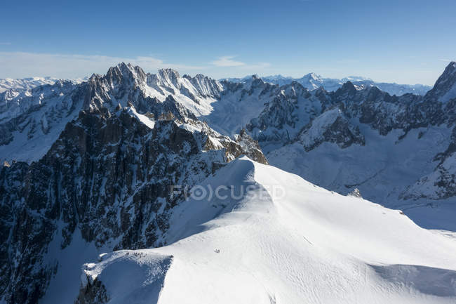 Weg hinunter ins Vallee blanche, Skifahren abseits der Piste; Chamonix, Frankreich — Stockfoto