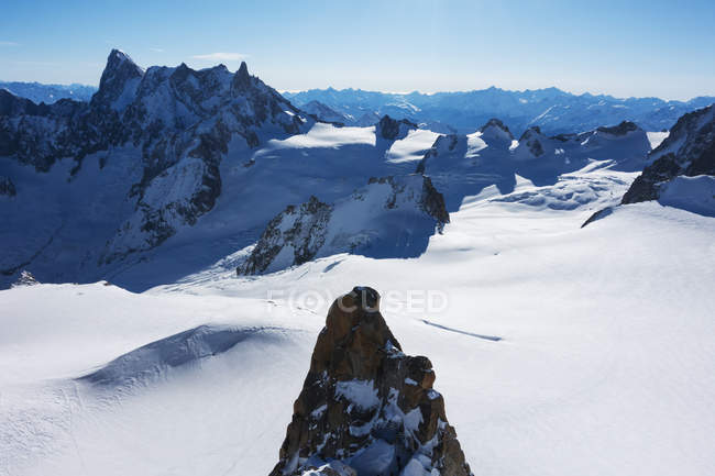 Veduta delle cime innevate, Vallee Blanche, Off-Piste Skiing; Chamonix, Francia — Foto stock