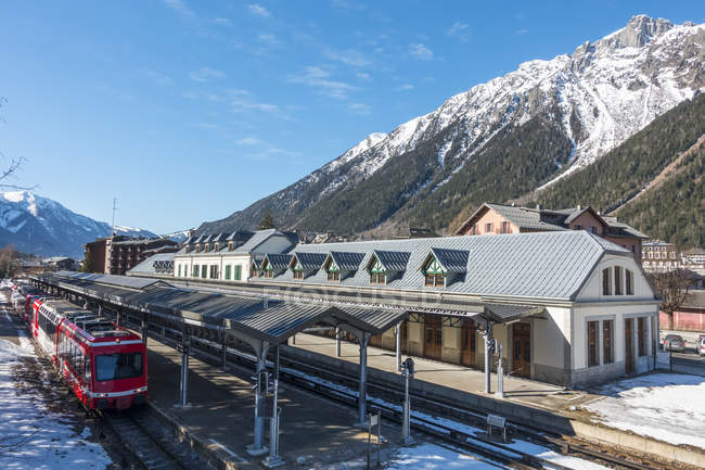 Estación de tren Chamonix Montenvers; Mer De Glace, Chamonix, Francia - foto de stock