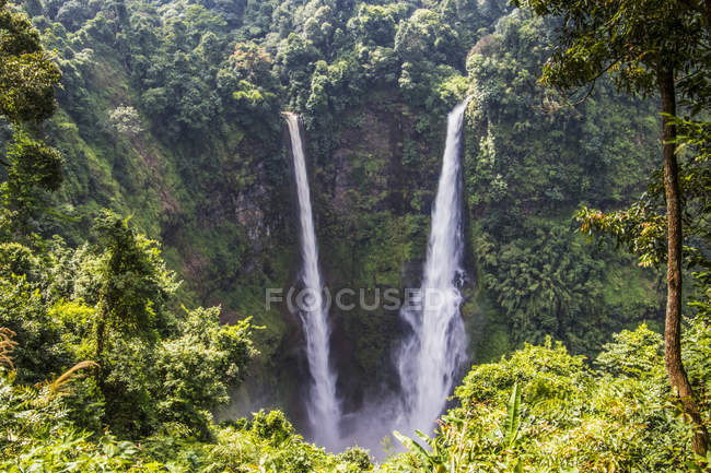 Tad Fan waterfall, Bolaven Plateau; Champasak, Laos — Stock Photo