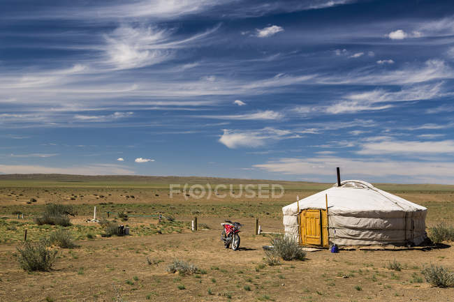 GER en el desierto de Gobi; Ulaanbattar, Ulan Bator, Mongolia - foto de stock
