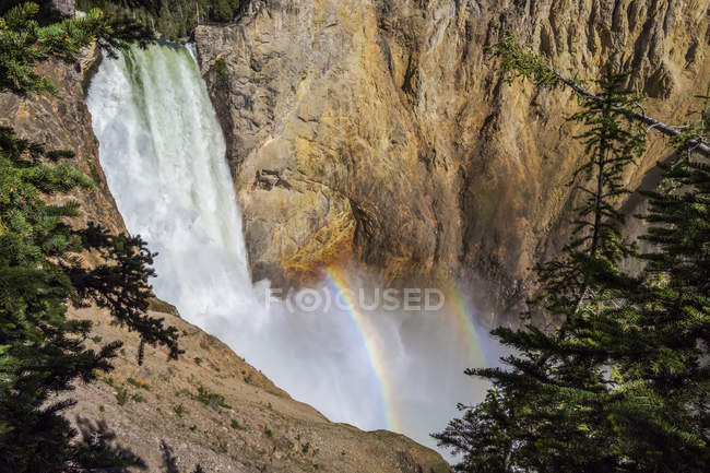 Lower falls photographed from Uncle Tom's Trail viewpoint, Yellowstone National Park; Wyoming, United States of America — Stock Photo