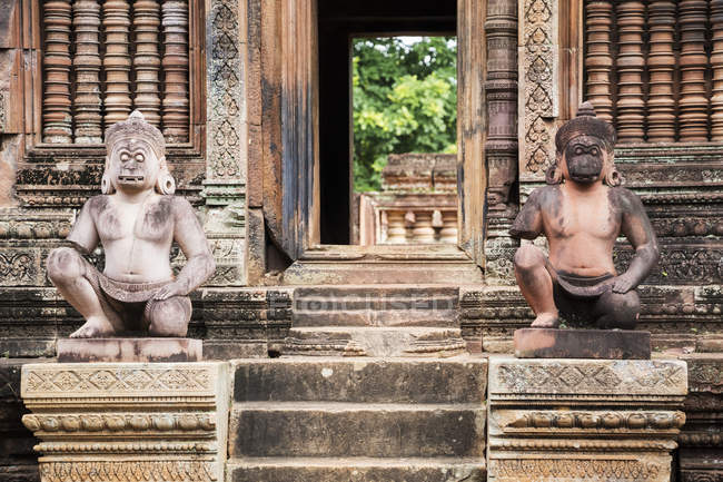 Sculptures de Hanuman, Banteay Srei ; Angkor, Siem Reap, Cambodge — Photo de stock