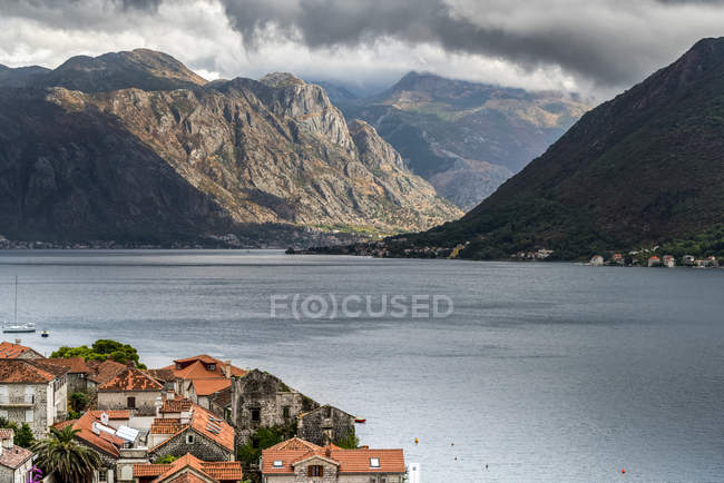 Baia di Kotor; Perast, Opstina Kotor, Montenegro — Foto stock