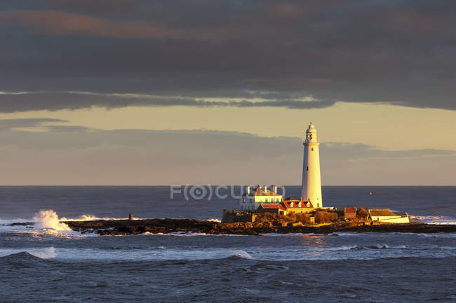 Faro di St. Mary sull'isola di St. Mary, Whitley Bay Whitley Bay, Tyne and Wear, Inghilterra — Foto stock