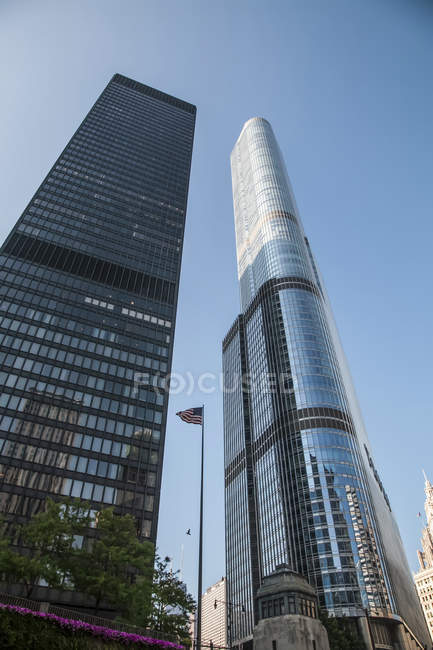 Skyscrapers in downtown Chicago; Chicago, Illinois, United States of America — Stock Photo