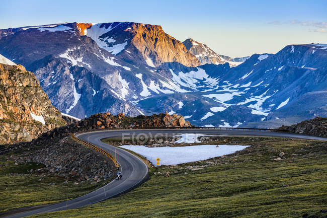 Vue depuis la Beartooth Highway ; Cody, Wyoming, États-Unis d'Amérique — Photo de stock