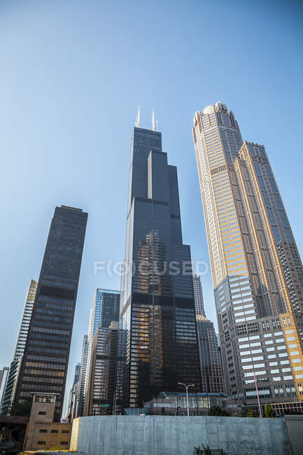Edifici di Chicago tra cui Willis Tower; Chicago, Illinois, Stati Uniti d'America — Foto stock