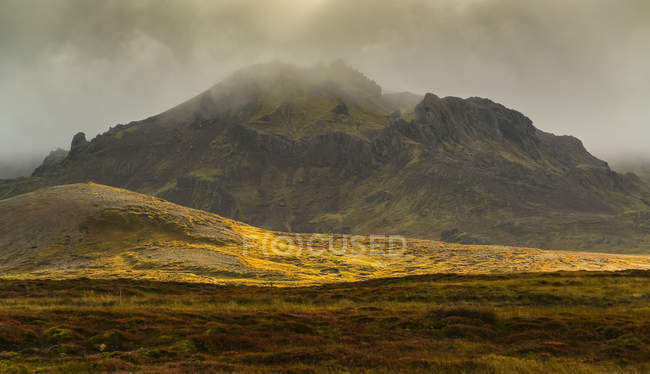 Autumn colours on the tundra vegetation of Iceland's Snaefellsness Peninsula; Iceland — Stock Photo