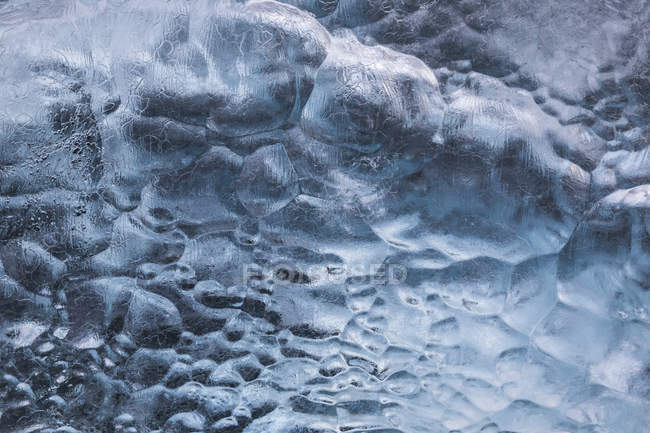 Vue rapprochée de la glace depuis un iceberg, Jokulsarlon, côte sud ; Islande — Photo de stock