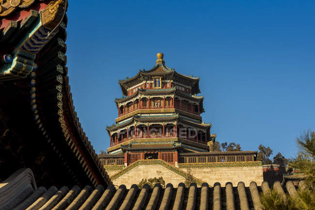 Tower of Buddhist Incense in Longevity Hill, The Summer Palace; Beijing, China — Stock Photo