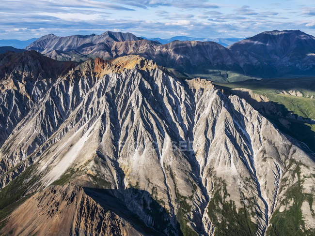 Die berge des kluane nationalparks und reservats aus der luftperspektive; haines kreuzung, yukon, canada — Stockfoto