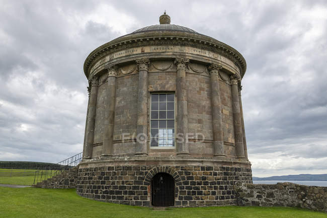 Vue panoramique du célèbre temple de Mussenden, Irlande du Nord, Castlerock, comté de Londonderry, Irlande — Photo de stock