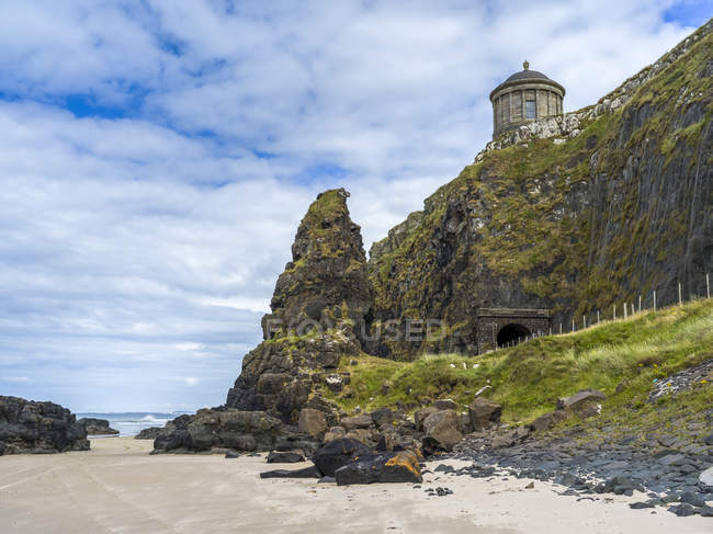 Scenic view of famous Mussenden Temple, Northern Ireland, Castlerock, County Londonderry, Ireland — Stock Photo