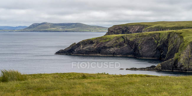 Vista panorámica de Erris Head Loop, National Looped Walk, Wild Atlantic Way, Glenamoy, Condado de Mayo, Irlanda - foto de stock