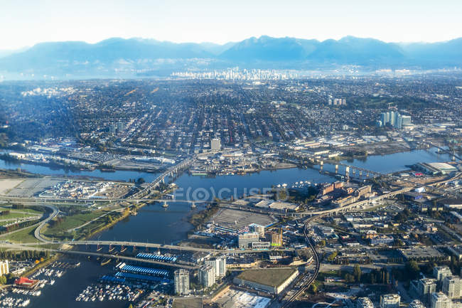 Vista aérea del increíble paisaje urbano de Vancouver, Columbia Británica, Canadá - foto de stock