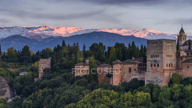 Scenic view of Alhambra fortress complex, Granada, Spain — Stock Photo