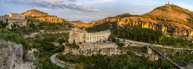 Vue panoramique sur la cathédrale de Cuenca ; Cuenca, Espagne — Photo de stock
