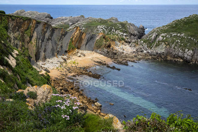 Vue panoramique de la côte nord de l'Espagne donnant sur l'océan Atlantique ; Espagne — Photo de stock