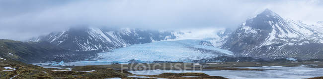 Amazing panoramic landscape along the South coast of Iceland; — Stock Photo