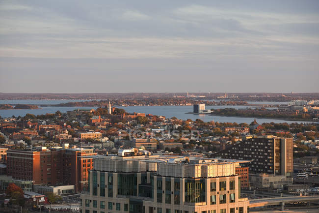 Vista panorámica de la hermosa ciudad urbana de Boston, Condado de Suffolk, Massachusetts, EE.UU. - foto de stock