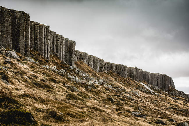 Colunas de basalto em Snaefellsnes; Islândia — Fotografia de Stock