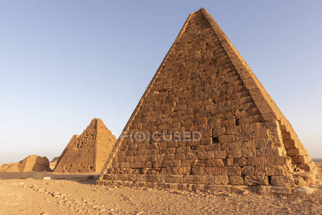 Поле Кушитської царської піраміди, гора Джебель - Баркал; Каріма, Північна держава, Судан — стокове фото