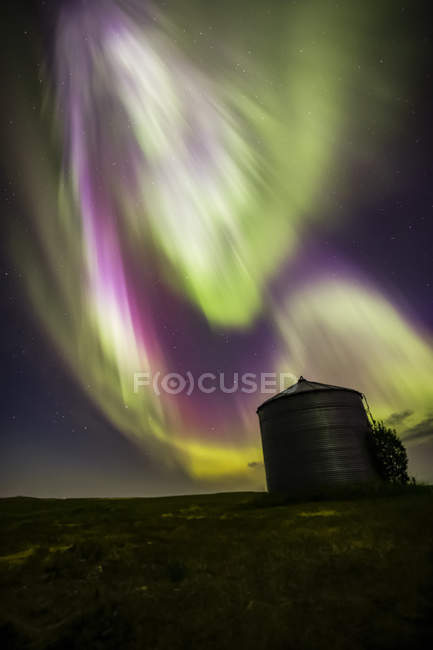 Tempête d'aurore dramatique ; Courval, Saskatchewan, Canada — Photo de stock