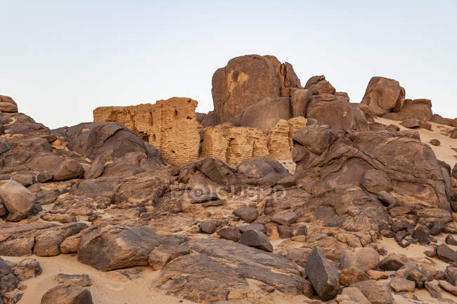 Vue panoramique de la structure en brique ; Habarab, État du Nord, Soudan — Photo de stock
