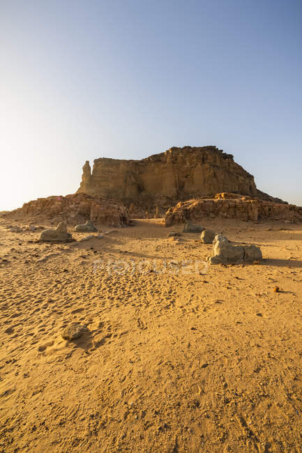 Сценічний вид на храм Амона, гора Джебель Баркал; Каріма, Північна держава, Судан — стокове фото