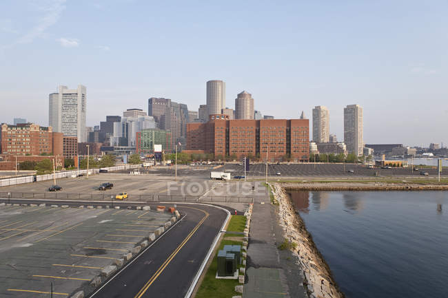 Federal courthouse with financial district on a harbor, Boston Harbor, Boston, Massachusetts, USA — Stock Photo