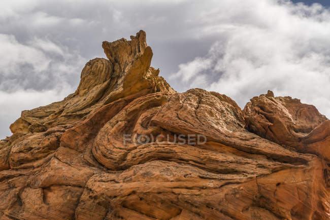 Дивовижна скеля й пісковик формують Білий кошик (штат Арізона, США). — стокове фото