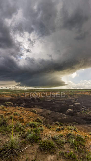 Nuvens de tempestade sobre terra plana; Estados Unidos da América — Fotografia de Stock