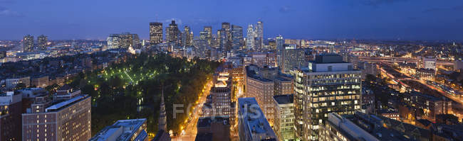 Panorama de Boston visto desde Boylston Street, Boston, Massachusetts, EE.UU. - foto de stock