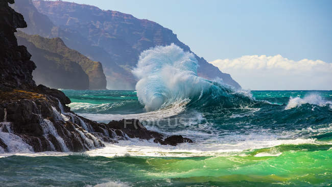 Malerischer Blick auf faszinierende Landschaft am Strand von Kapaa, Kauai, Hawaii, Vereinigte Staaten von Amerika — Stockfoto