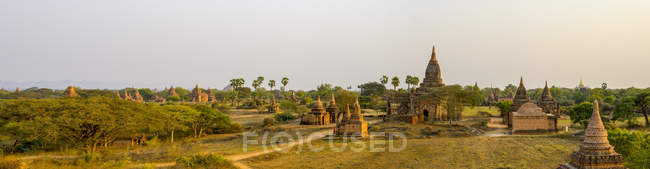 Temples bouddhistes ; Bagan, région de Mandalay, Myanmar — Photo de stock