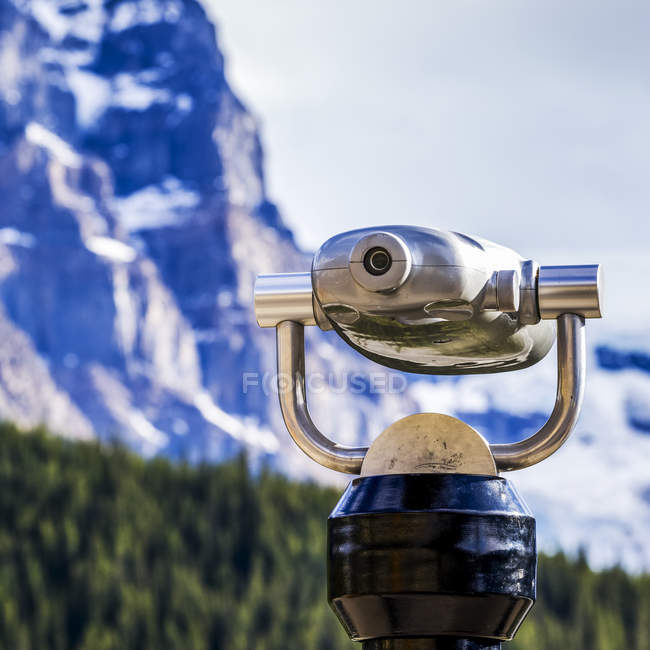 Binoculars facing the Canadian Rocky Mountains and forest along the Icefield Parkway, Alberta, Canada — Stock Photo