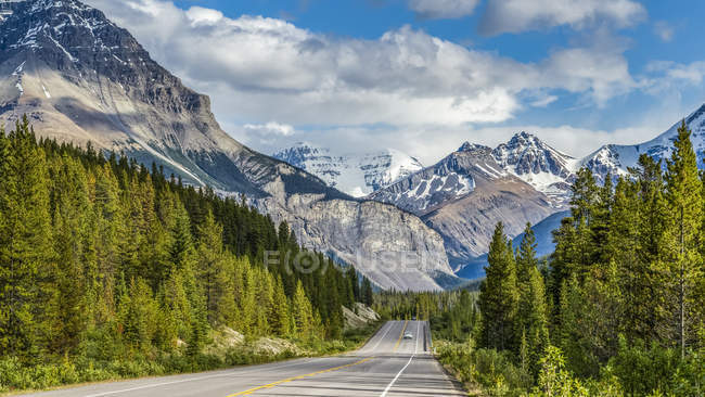 Vista panoramica di Icefield Parkway, Distretto di miglioramento n. 12; Alberta, Canada — Foto stock