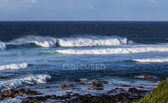 Vista panorâmica da majestosa paisagem com onda oceânica — Fotografia de Stock