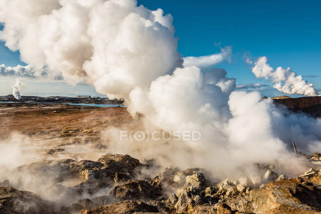 Vue panoramique des sources thermales Gunnuhver, péninsule de Reykjanes ; Islande — Photo de stock