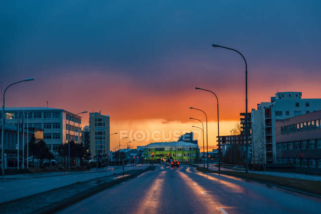 Reykjavik street at sunset; Iceland — Fotografia de Stock