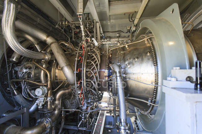 Газотурбінний двигун на електростанції когенерації — стокове фото
