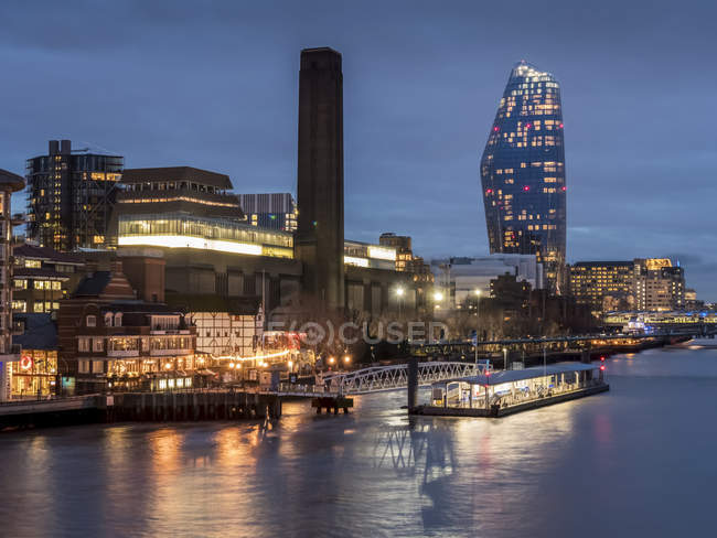 Scenic view of South Bank at twilight; London, England — Stock Photo