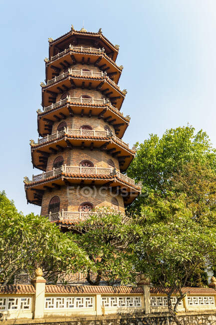 Pagoda; Hue, provincia de Thua Thien-Hue, Vietnam - foto de stock