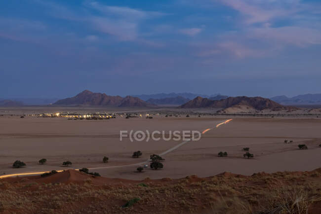 Vista panoramica del paesaggio morto del deserto del Namib; Namibia — Foto stock