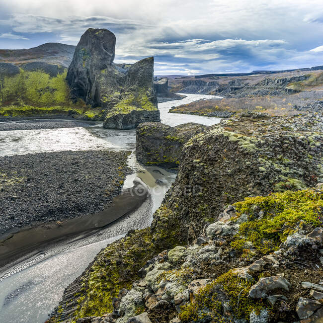 Vesturdalur Zona del valle en el norte de Islandia conocida por sus fascinantes formaciones rocosas; Nordurping, Región Noreste, Islandia - foto de stock